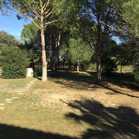 לינה וארוחת בוקר Bresson